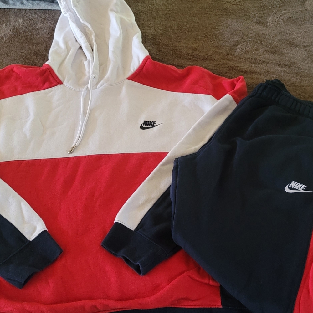 Nike Hoodie/Sweatpant Set